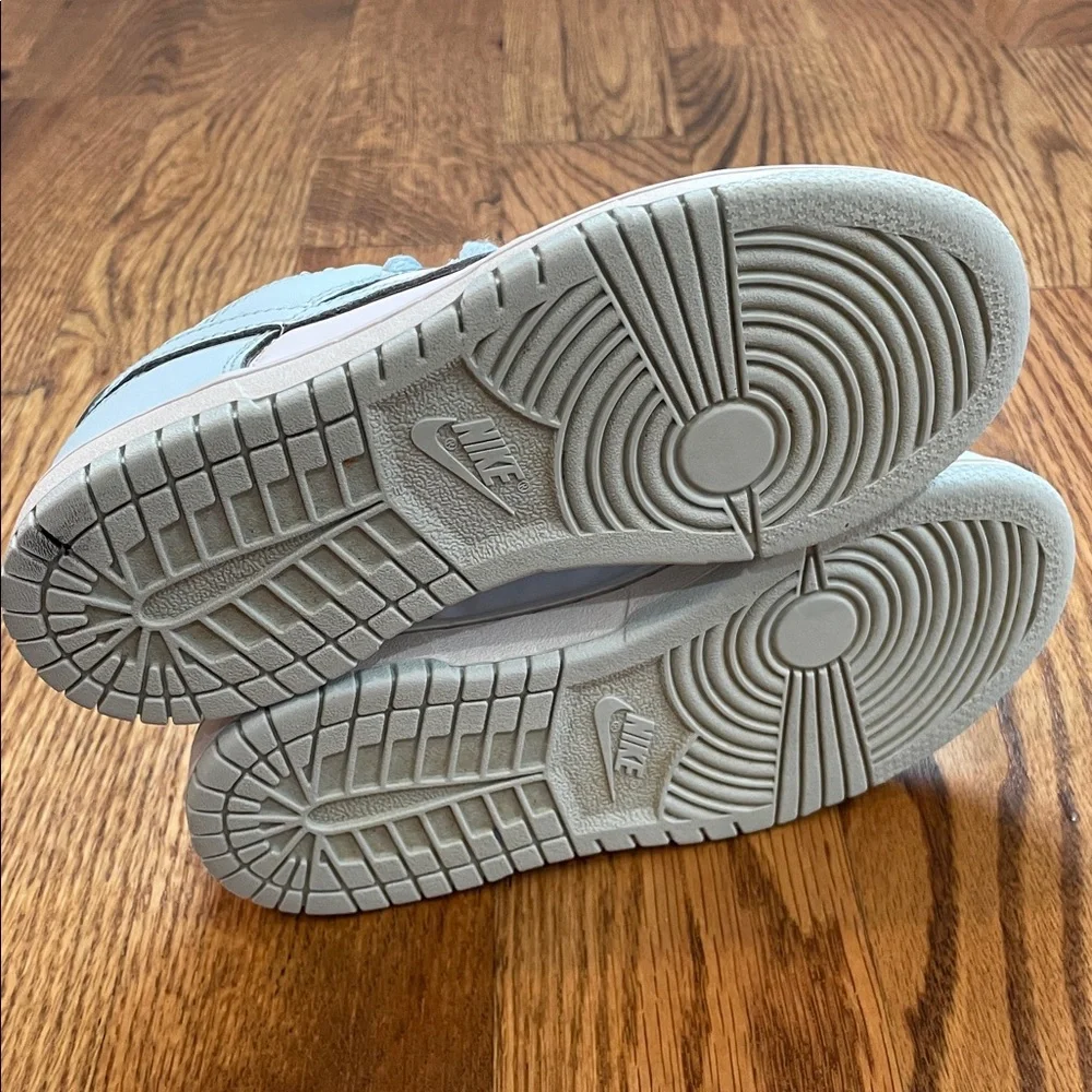 Kid’s Nike Dunk Low White/Glacier Blue Sneakers/Shoes. Size 12C.